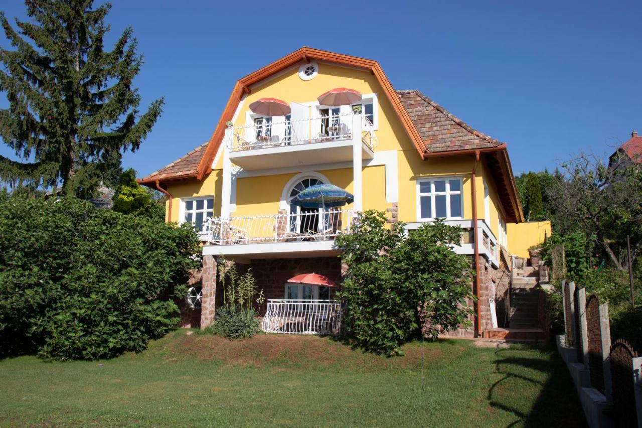 Gyoengyoem Apartman Balatonalmádi المظهر الخارجي الصورة