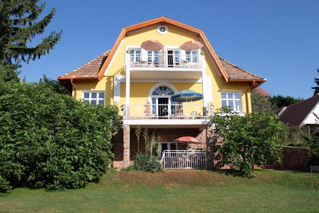 Gyoengyoem Apartman Balatonalmádi المظهر الخارجي الصورة