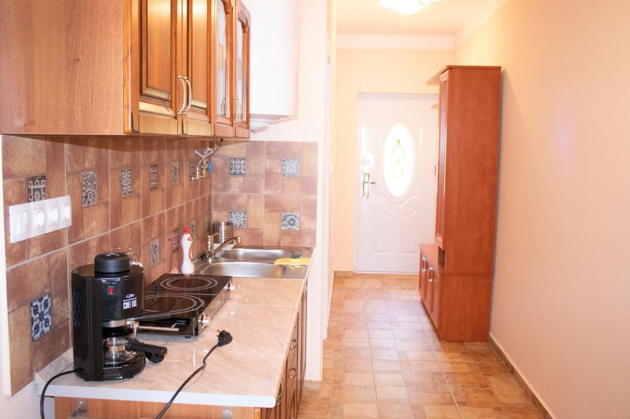 Gyoengyoem Apartman Balatonalmádi المظهر الخارجي الصورة