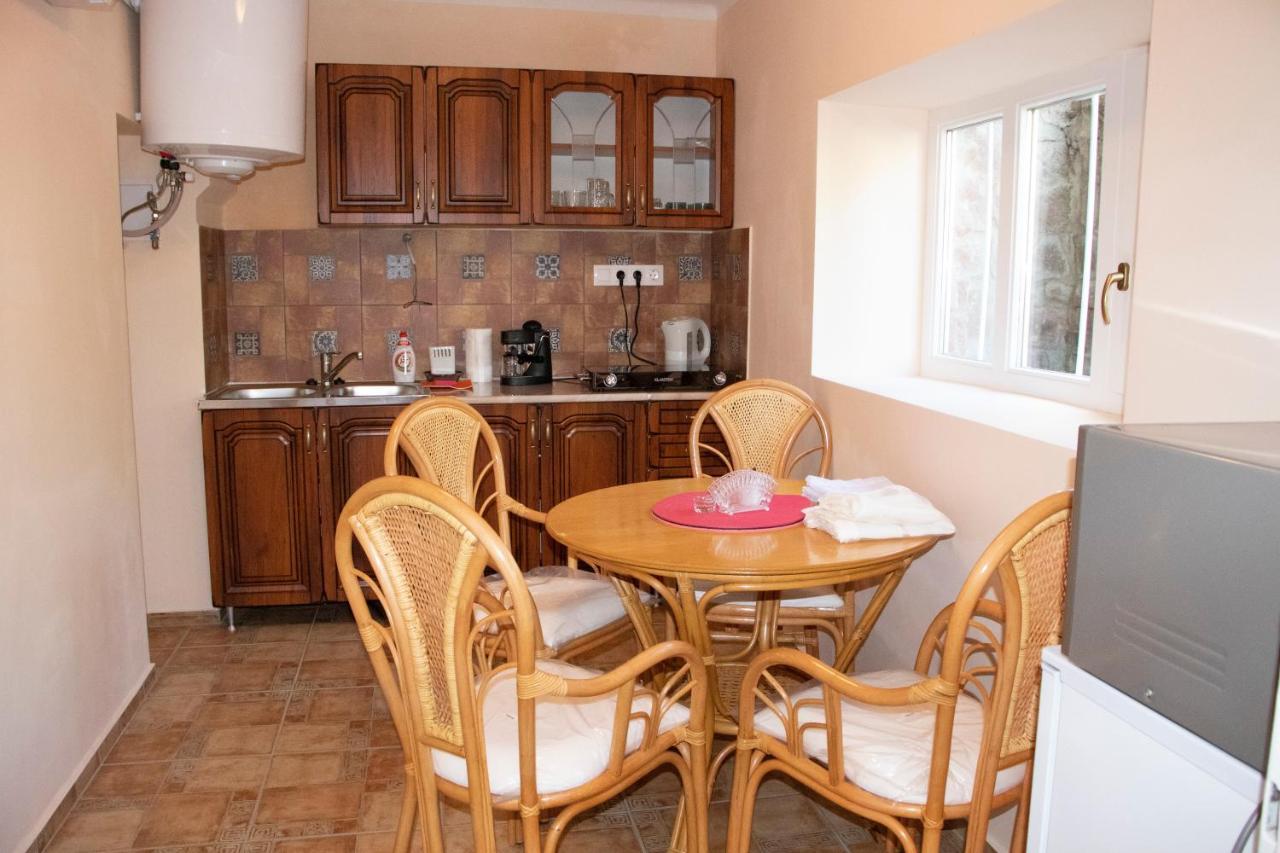 Gyoengyoem Apartman Balatonalmádi المظهر الخارجي الصورة