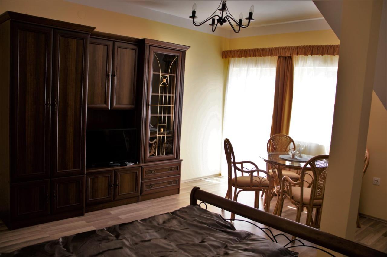 Gyoengyoem Apartman Balatonalmádi المظهر الخارجي الصورة